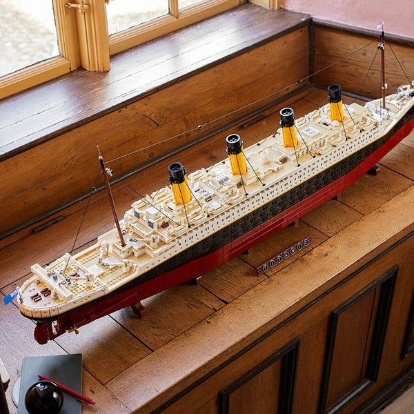 Amazon.com: Old Modern Handicrafts Titanic with Lights
