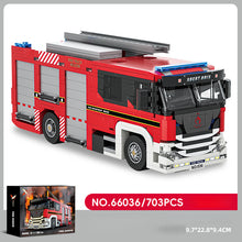 704pcs JIESTAR 66036 Fire Truck