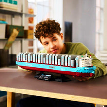 1516pcs Maersk Duel Feul Container Vessel