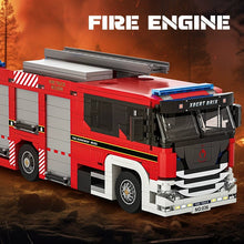 704pcs JIESTAR 66036 Fire Truck