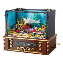 723pcs TUOMU T4002 Deep Sea Shark Tank