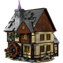 2316pcs 10900 Hocus Pocus The Sanderson Sisters' Cottage