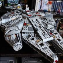 (Ship from European warehouse) 1329pcs  Millennium Falcon